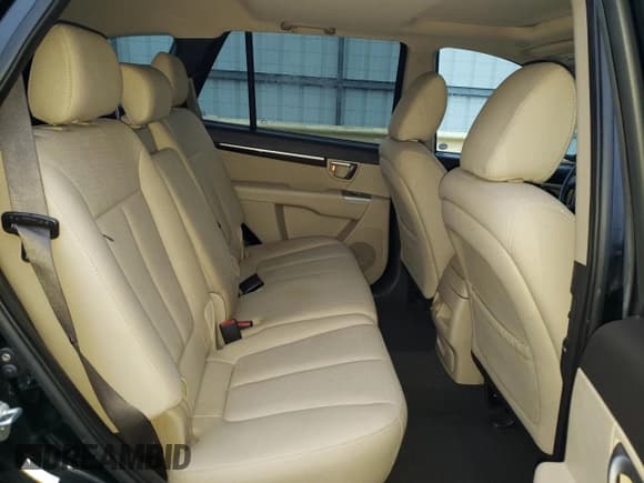 ✅ 2010 Hyundai Santa Fe GLS • VIN: 5NMSGDAB4AH414847 • Lot: 83831104. Listed on Copart with 197,680 mi. Free auction sales archive from the USA and detailed vehicle history report at DreamBid. Image 12.