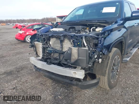 ✅ 2022 Toyota Tundra Limited • VIN: 5TFJA5AB1NX010095 • Lot: 43626865. Listed on IAAI with 37,361 mi. Free auction sales archive from the USA and detailed vehicle history report at DreamBid. Image 6.