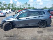 ✅ 2024 Volkswagen Tiguan SE R-Line Black • VIN: 3VVCB7AX2RM212440 • Lot: 43047174. Wystawiony na IAAI z przebiegiem Nie podano. Bezpłatny archiwum sprzedaży aukcyjnych z USA i szczegółowy raport historii pojazdu na DreamBid. Zdjęcie 13.