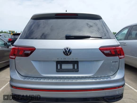 ✅ 2022 Volkswagen Tiguan SE R-Line Black • VIN: 3VV8B7AX9NM093043 • Лот: 42290191. Опубликован ранее на IAAI с пробегом 55 136 миль. Бесплатный доступ к архиву аукционных продаж из США и подробный отчёт об истории автомобиля на DreamBid. Изображение 16.