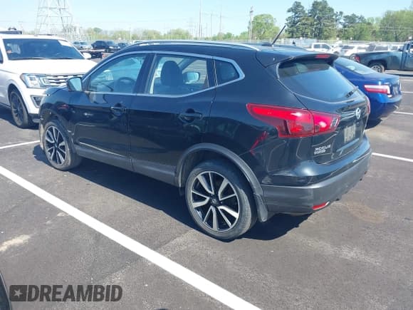 ✅ 2018 Nissan Rogue S • VIN: JN1BJ1CPXJW164412 • Lot: 41996230. Listed on IAAI with 103,325 mi. Free auction sales archive from the USA and detailed vehicle history report at DreamBid. Image 3.