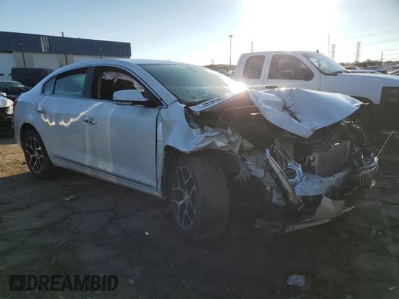 ✅ 2016 Buick LaCrosse Sport Touring • VIN: 1G4G45G34GF218381 • Лот: 90228215. Опубликован ранее на Copart с пробегом 55 339 миль. Бесплатный доступ к архиву аукционных продаж из США и подробный отчёт об истории автомобиля на DreamBid. Изображение 4.