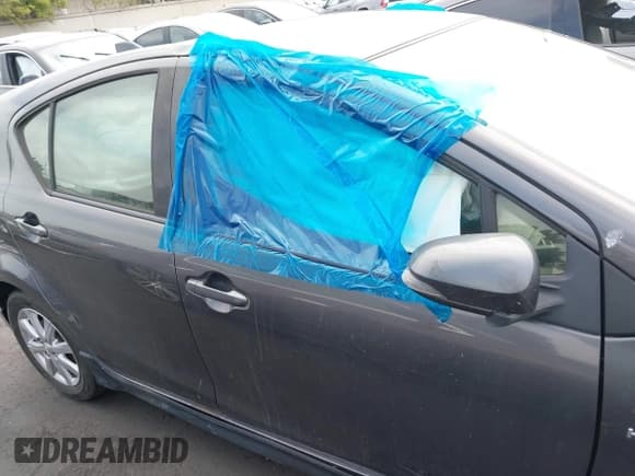 ✅ 2017 Toyota Prius One • VIN: JTDKDTB39H1592526 • Lot: 42474365. Wystawiony na IAAI z przebiegiem 124 777 mil. Bezpłatny archiwum sprzedaży aukcyjnych z USA i szczegółowy raport historii pojazdu na DreamBid. Zdjęcie 14.