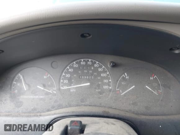 ✅ 1996 Ford Ranger XL • VIN: 1FTCR14A6TPB08484 • Lot: 42918938. Wystawiony na IAAI z przebiegiem 139 623 mil. Bezpłatny archiwum sprzedaży aukcyjnych z USA i szczegółowy raport historii pojazdu na DreamBid. Zdjęcie 7.