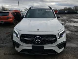 ✅ 2020 Mercedes-Benz GLB 250 • VIN: W1N4M4HB6LW039057 • Lot: 36959933. Wystawiony na Copart z przebiegiem 31 413 mil. Bezpłatny archiwum sprzedaży aukcyjnych z USA i szczegółowy raport historii pojazdu na DreamBid. Zdjęcie 5.