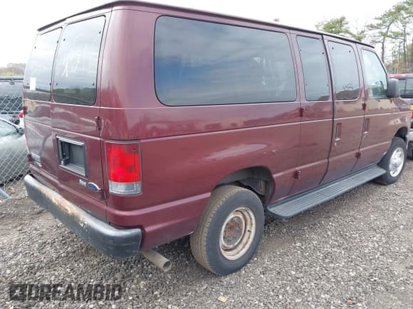 ✅ 2010 Ford Econoline Passenger XL • VIN: 1FBNE3BL9ADA08371 • Lot: 41849545. Listed on IAAI with Not provided. Free auction sales archive from the USA and detailed vehicle history report at DreamBid. Image 4.