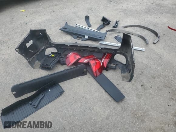 ✅ 2018 BMW X5 xDrive35d • VIN: 5UXKS4C51J0Y20587 • Лот: 67891655. Опубликован ранее на Copart с пробегом 57 252 миль. Бесплатный доступ к архиву аукционных продаж из США и подробный отчёт об истории автомобиля на DreamBid. Изображение 13.