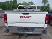 ✅ 2019 GMC Sierra 1500 • VIN: 1GTU9AEF0KZ378215 • Lot: 42472964. Wystawiony na IAAI z przebiegiem 112 147 mil. Bezpłatny archiwum sprzedaży aukcyjnych z USA i szczegółowy raport historii pojazdu na DreamBid. Zdjęcie 16.