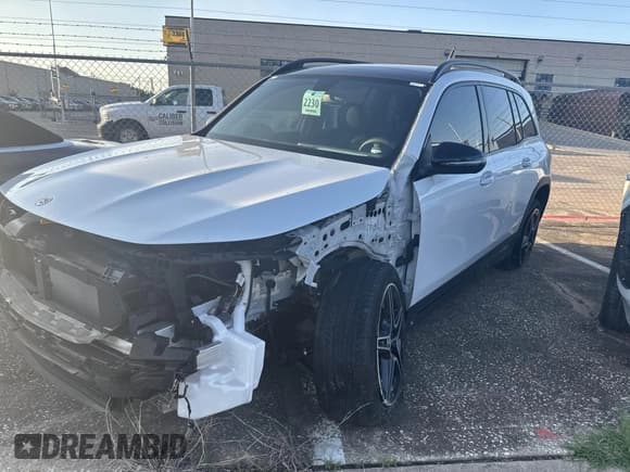 ✅ 2023 Mercedes-Benz GLB 250 • VIN: W1N4M4GB5PW321861 • Lot: 42518337. Wystawiony na IAAI z przebiegiem Nie podano. Bezpłatny archiwum sprzedaży aukcyjnych z USA i szczegółowy raport historii pojazdu na DreamBid. Zdjęcie 2.