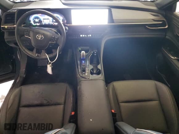 ✅ 2025 Toyota Crown XLE • VIN: JTDACAAJ0S3004561 • Lot: 81702785. Listed on Copart with 10,761 mi. Free auction sales archive from the USA and detailed vehicle history report at DreamBid. Image 8.