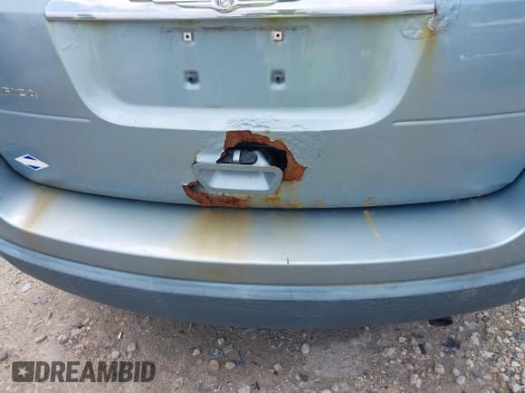 ✅ 2008 Chrysler Pacifica LX • VIN: 2A8GM48LX8R662719 • Lot: 42654897. Wystawiony na IAAI z przebiegiem 244 244 mil. Bezpłatny archiwum sprzedaży aukcyjnych z USA i szczegółowy raport historii pojazdu na DreamBid. Zdjęcie 6.