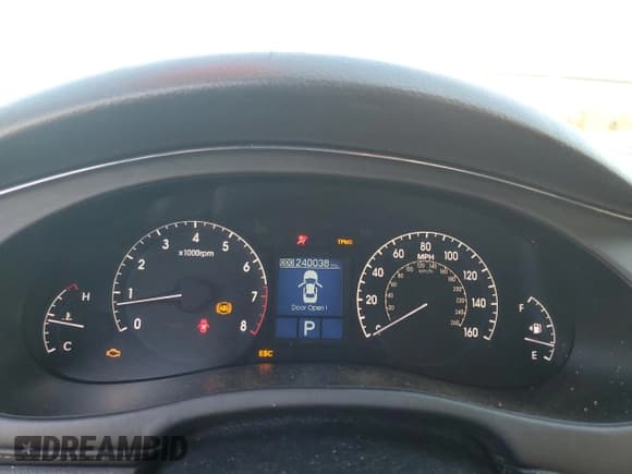 ✅ 2011 Hyundai Genesis • VIN: KMHGC4DE0BU115255 • Лот: 84972065. Опубликован ранее на Copart с пробегом 240 038 миль. Бесплатный доступ к архиву аукционных продаж из США и подробный отчёт об истории автомобиля на DreamBid. Изображение 9.