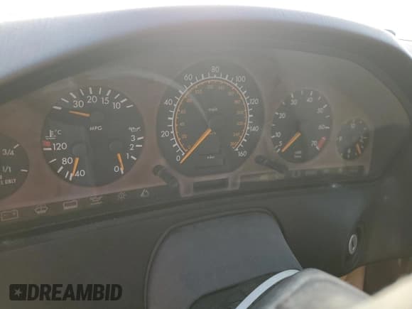 ✅ 1995 Mercedes-Benz SL • VIN: WDBFA63E3SF114154 • Lot: 77023544. Wystawiony na Copart z przebiegiem Nie podano. Bezpłatny archiwum sprzedaży aukcyjnych z USA i szczegółowy raport historii pojazdu na DreamBid. Zdjęcie 9.