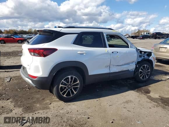 ✅ 2025 Chevrolet TrailBlazer LT • VIN: KL79MPSL1SB216956 • Лот: 90844985. Размещён на Copart с пробегом 8 778 миль миль. Получите бесплатный доступ к архиву аукционных продаж из США и посмотрите подробный отчёт об истории автомобиля на DreamBid. Изображение 3.