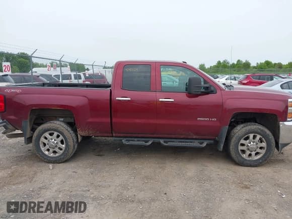 ✅ 2015 Chevrolet Silverado 2500HD LT • VIN: 1GC2KVEG3FZ138187 • Lot: 42406129. Wystawiony na IAAI z przebiegiem 124 512 mil. Bezpłatny archiwum sprzedaży aukcyjnych z USA i szczegółowy raport historii pojazdu na DreamBid. Zdjęcie 14.