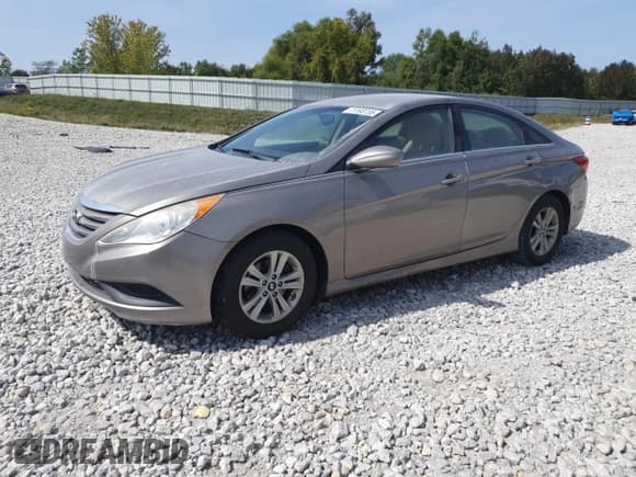 ✅ 2014 Hyundai Sonata GLS • VIN: 5NPEB4AC0EH930104 • Lot: 71193735. Listed on Copart with 115,426 mi. Free auction sales archive from the USA and detailed vehicle history report at DreamBid. Image 1.