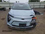 ✅ 2022 Chevrolet Bolt EV 1LT • VIN: 1G1FW6S06N4133122 • Lot: 55535384. Wystawiony na Copart z przebiegiem Nie podano. Bezpłatny archiwum sprzedaży aukcyjnych z USA i szczegółowy raport historii pojazdu na DreamBid. Zdjęcie 5.