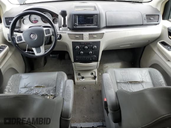 ✅ 2011 Volkswagen Routan SE • VIN: 2V4RW3DG4BR669790 • Lot: 67259445. Listed on Copart with 172,984 mi. Free auction sales archive from the USA and detailed vehicle history report at DreamBid. Image 8.