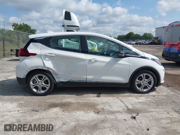✅ 2019 Chevrolet Bolt EV LT • VIN: 1G1FY6S00K4105693 • Lot: 42190628. Wystawiony na IAAI z przebiegiem 27 012 mil. Bezpłatny archiwum sprzedaży aukcyjnych z USA i szczegółowy raport historii pojazdu na DreamBid. Zdjęcie 13.