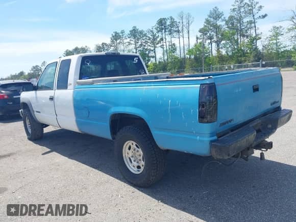 1998 Chevrolet Silverado 2500 с VIN 1GCGK29R3WE240161, выставлен на аукционе IAAI как лот 41756717 с пробегом 302 739 миль миль и . История ставок и продаж доступна на DreamBid. Изображение 3.