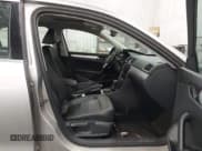 ✅ 2012 Volkswagen Passat SE • VIN: 1VWBN7A35CC046063 • Лот: 43882332. Опубликован ранее на IAAI с пробегом 233 532 миль. Бесплатный доступ к архиву аукционных продаж из США и подробный отчёт об истории автомобиля на DreamBid. Изображение 5.