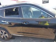 ✅ 2018 Nissan Rogue SV • VIN: 5N1AT2MT2JC800693 • Lot: 42209787. Wystawiony na IAAI z przebiegiem 189 284 mil. Bezpłatny archiwum sprzedaży aukcyjnych z USA i szczegółowy raport historii pojazdu na DreamBid. Zdjęcie 14.