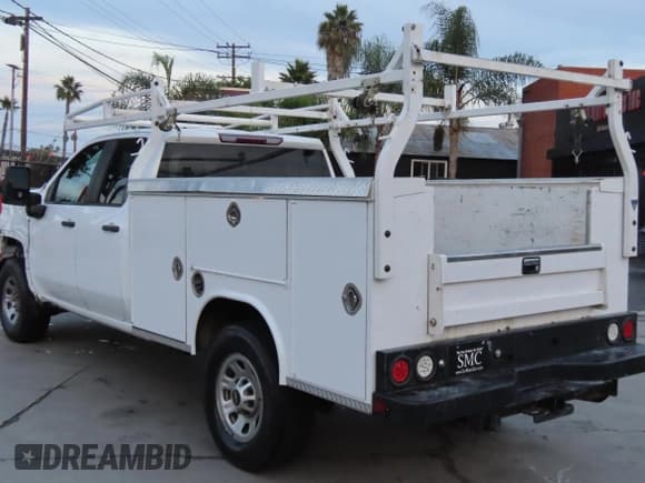 ✅ 2022 Chevrolet Silverado 1500 • VIN: 1GB5WRE71NF218522 • Lot: 92880415. Wystawiony na Copart z przebiegiem 60 747 mil. Bezpłatny archiwum sprzedaży aukcyjnych z USA i szczegółowy raport historii pojazdu na DreamBid. Zdjęcie 4.