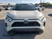 ✅ 2022 Toyota RAV4 XLE Premium • VIN: 2T3A1RFV1NW285190 • Lot: 84369315. Wystawiony na Copart z przebiegiem 35 727 mil. Bezpłatny archiwum sprzedaży aukcyjnych z USA i szczegółowy raport historii pojazdu na DreamBid. Zdjęcie 5.