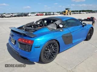 ✅ 2017 Audi R8 V10 plus • VIN: WUAKBAFX6H7901764 • Lot: 65131505. Wystawiony na Copart z przebiegiem Nie podano. Bezpłatny archiwum sprzedaży aukcyjnych z USA i szczegółowy raport historii pojazdu na DreamBid. Zdjęcie 3.