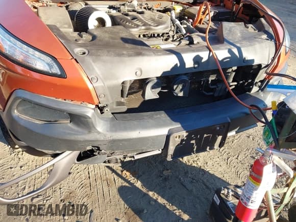 ✅ 2016 Jeep Cherokee Trailhawk • VIN: 1C4PJMBS5GW123544 • Lot: 43752659. Listed on IAAI with Not provided. Free auction sales archive from the USA and detailed vehicle history report at DreamBid. Image 12.