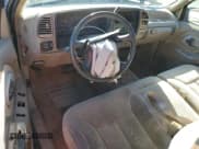 ✅ 1996 Chevrolet Silverado 1500 • VIN: 1GCEK14R0TZ215568 • Лот: 92440775. Опубликован ранее на Copart с пробегом 206 842 миль. Бесплатный доступ к архиву аукционных продаж из США и подробный отчёт об истории автомобиля на DreamBid. Изображение 8.