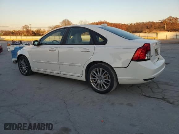 ✅ 2010 Volvo S40 • VIN: YV1382MS9A2496865 • Lot: 93044385. Listed on Copart with 207,820 mi. Free auction sales archive from the USA and detailed vehicle history report at DreamBid. Image 2.