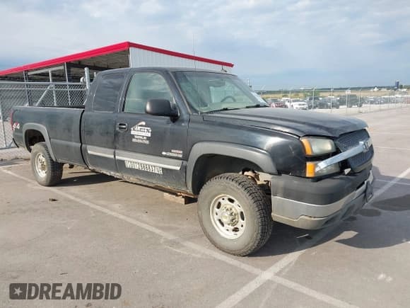 ✅ 2003 Chevrolet Silverado 2500HD LT • VIN: 1GCHK29133E152205 • Lot: 43109431. Wystawiony na IAAI z przebiegiem 267 461 mil. Bezpłatny archiwum sprzedaży aukcyjnych z USA i szczegółowy raport historii pojazdu na DreamBid. Zdjęcie 1.