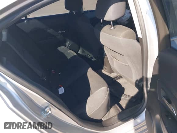 2016 Chevrolet Cruze LT z VIN 1G1PE5SB9G7194405, wystawiony jako IAAI lot #43367563 z przebiegiem 99 779 mil mil oraz . Historia ofert i sprzedaży dostępna na DreamBid. Obrazek 8.