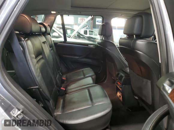 ✅ 2010 BMW X5 30i • VIN: 5UXFE4C52AL381536 • Лот: 87488935. Опубликован ранее на Copart с пробегом 262 927 миль. Бесплатный доступ к архиву аукционных продаж из США и подробный отчёт об истории автомобиля на DreamBid. Изображение 11.