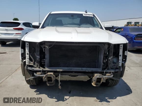 ✅ 2018 Chevrolet Silverado 1500 LT • VIN: 1GCPCREC3JF138661 • Lot: 64279615. Wystawiony na Copart z przebiegiem 64 838 mil. Bezpłatny archiwum sprzedaży aukcyjnych z USA i szczegółowy raport historii pojazdu na DreamBid. Zdjęcie 5.