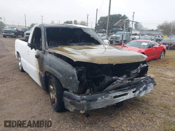 2006 Chevrolet Silverado 1500 LS z VIN 1GCEC14V36Z284351, wystawiony jako IAAI lot #41370473 z przebiegiem Nie podano mil oraz . Historia ofert i sprzedaży dostępna na DreamBid. Obrazek 6.