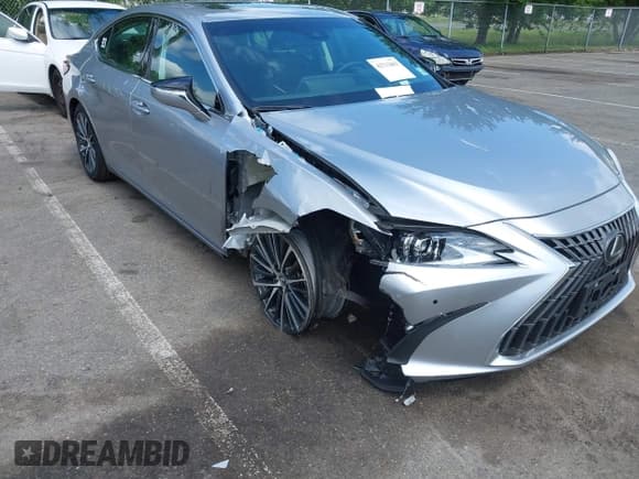 ✅ 2025 Lexus ES 350 • VIN: 58ADZ1B18SU189435 • Лот: 42712862. Опубликован ранее на IAAI с пробегом 5 258 миль. Бесплатный доступ к архиву аукционных продаж из США и подробный отчёт об истории автомобиля на DreamBid. Изображение 6.