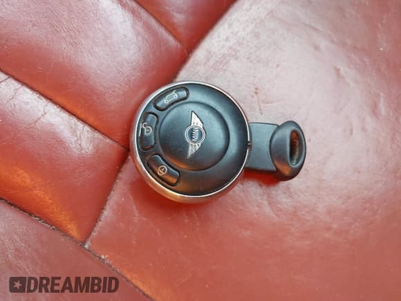 ✅ 2007 MINI Hardtop S • VIN: WMWMF73587TL88777 • Lot: 41524230. Listed on IAAI with 98,956 mi. Free auction sales archive from the USA and detailed vehicle history report at DreamBid. Image 11.