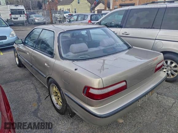 ✅ 1990 Acura Integra • VIN: JH4DB1558LS013558 • Lot: 96623645. Listed on Copart with 300,056 mi. Free auction sales archive from the USA and detailed vehicle history report at DreamBid. Image 3.
