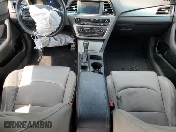 ✅ 2017 Hyundai Sonata Sport • VIN: 5NPE34AB7HH575599 • Лот: 53259343. Опубликован ранее на Copart с пробегом 133 396 миль. Бесплатный доступ к архиву аукционных продаж из США и подробный отчёт об истории автомобиля на DreamBid. Изображение 8.