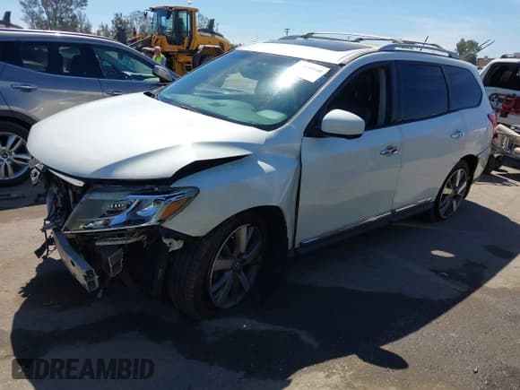 ✅ 2015 Nissan Pathfinder SV • VIN: 5N1AR2MN6FC640289 • Lot: 43030340. Listed on IAAI with 215,980 mi. Free auction sales archive from the USA and detailed vehicle history report at DreamBid. Image 17.