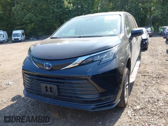 ✅ 2022 Toyota Sienna LE • VIN: 5TDKRKEC0NS129115 • Лот: 42825759. Опубликован ранее на IAAI с пробегом 72 475 миль. Бесплатный доступ к архиву аукционных продаж из США и подробный отчёт об истории автомобиля на DreamBid. Изображение 12.