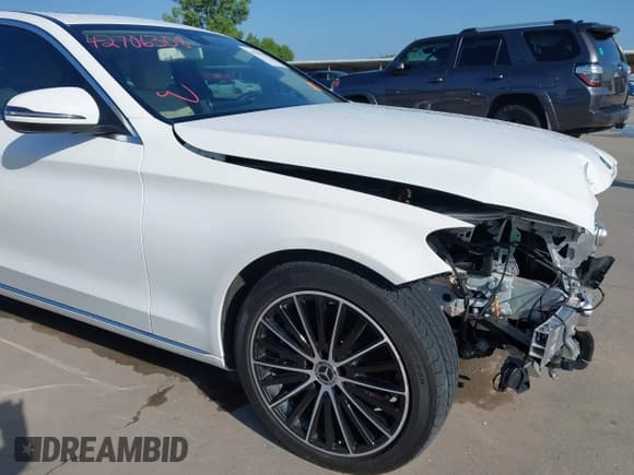 ✅ 2020 Mercedes-Benz C 300 • VIN: WDDWF8DB9LR558941 • Lot: 42706308. Listed on IAAI with 25,486 mi. Free auction sales archive from the USA and detailed vehicle history report at DreamBid. Image 19.