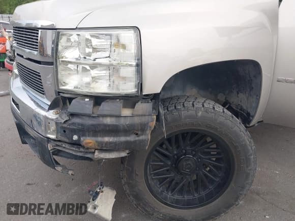 ✅ 2008 Chevrolet Silverado 2500HD LTZ • VIN: 1GCHK23638F227748 • Лот: 42819494. Опубликован ранее на IAAI с пробегом 160 045 миль. Бесплатный доступ к архиву аукционных продаж из США и подробный отчёт об истории автомобиля на DreamBid. Изображение 6.