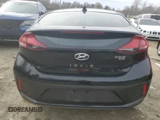 ✅ 2019 Hyundai Ioniq Blue • VIN: KMHC65LC3KU123698 • Lot: 79675444. Wystawiony na Copart z przebiegiem 67 517 mil. Bezpłatny archiwum sprzedaży aukcyjnych z USA i szczegółowy raport historii pojazdu na DreamBid. Zdjęcie 6.