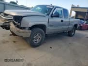 ✅ 2006 Chevrolet Silverado 2500HD LT2 • VIN: 1GCHK29D06E185922 • Лот: 81599505. Опубликован ранее на Copart с пробегом Не указан. Бесплатный доступ к архиву аукционных продаж из США и подробный отчёт об истории автомобиля на DreamBid. Изображение 1.
