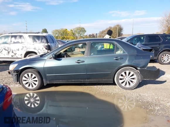 ✅ 2005 Honda Accord LX • VIN: 1HGCM564X5A158213 • Лот: 43587704. Опубликован ранее на IAAI с пробегом 359 022 миль. Бесплатный доступ к архиву аукционных продаж из США и подробный отчёт об истории автомобиля на DreamBid. Изображение 15.