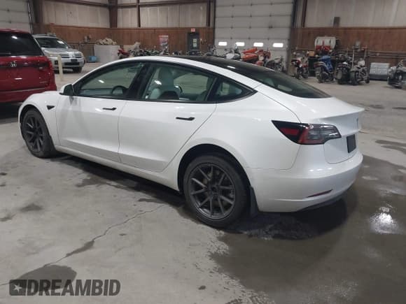 ✅ 2021 Tesla Model 3 Long Range • VIN: 5YJ3E1EBXMF051060 • Lot: 41958018. Wystawiony na IAAI z przebiegiem 65 631 mil. Bezpłatny archiwum sprzedaży aukcyjnych z USA i szczegółowy raport historii pojazdu na DreamBid. Zdjęcie 3.