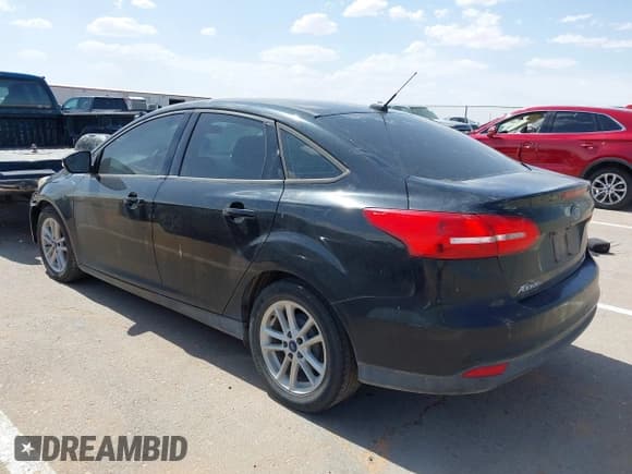 ✅ 2015 Ford Focus SE • VIN: 1FADP3F25FL261578 • Lot: 42502945. Wystawiony na IAAI z przebiegiem 81 789 mil. Bezpłatny archiwum sprzedaży aukcyjnych z USA i szczegółowy raport historii pojazdu na DreamBid. Zdjęcie 3.